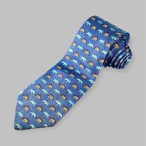 Metropolitan Museum Of Art Mens Silk Tie Blue Elephants Yellow Motif Necktie